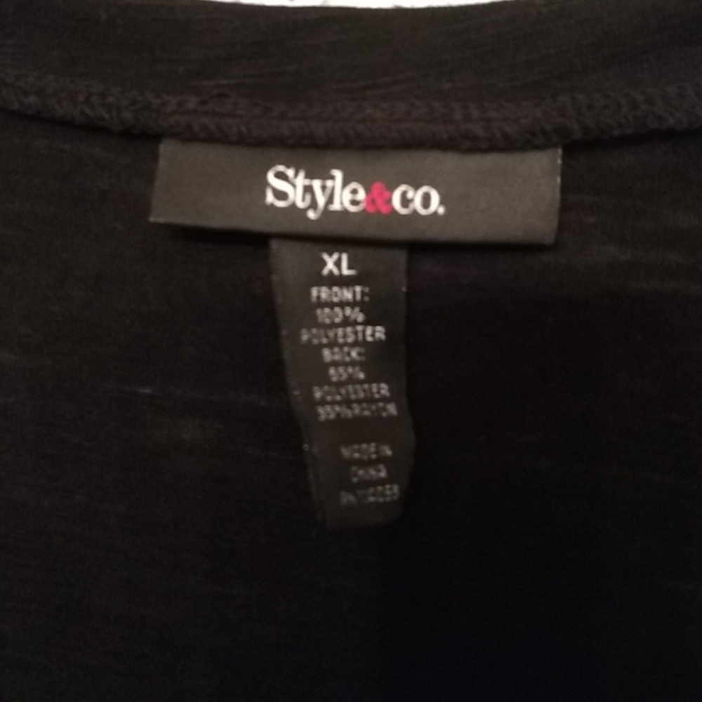 Ladies top - Picture 2 of 2